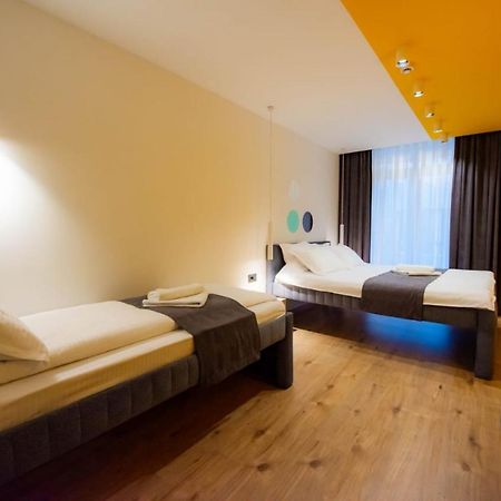 Hotel 4 Llulla 普里什蒂纳 外观 照片