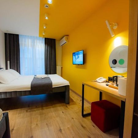 Hotel 4 Llulla 普里什蒂纳 外观 照片