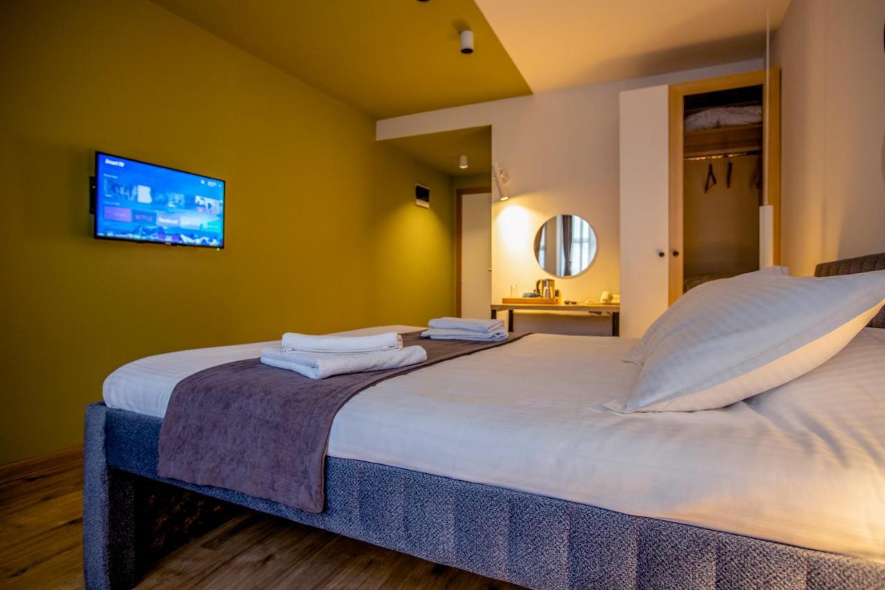 Hotel 4 Llulla 普里什蒂纳 外观 照片