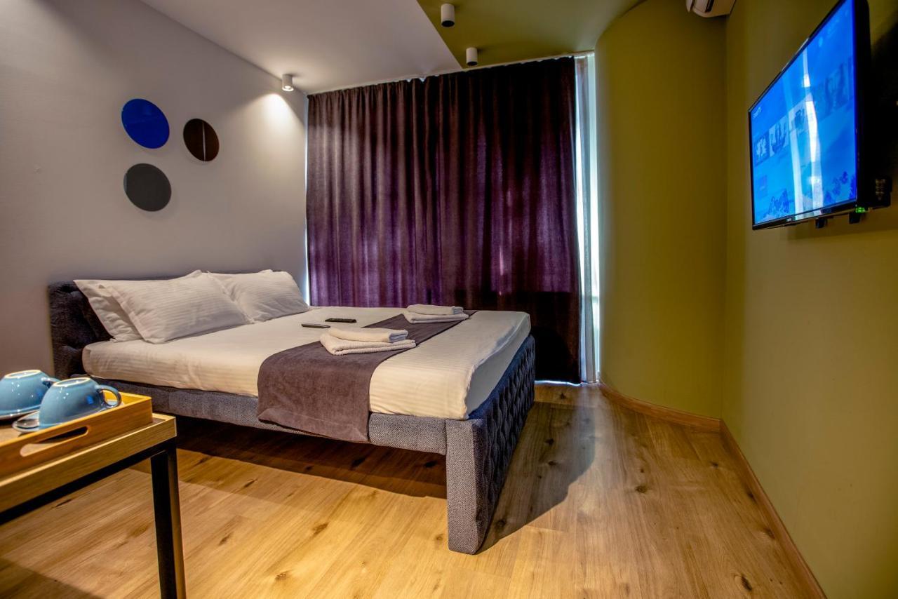 Hotel 4 Llulla 普里什蒂纳 外观 照片