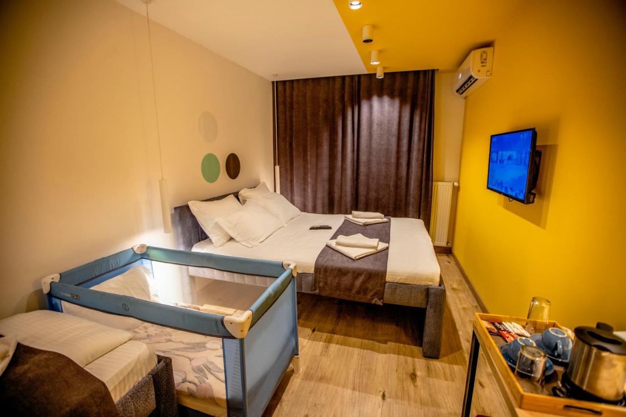 Hotel 4 Llulla 普里什蒂纳 外观 照片