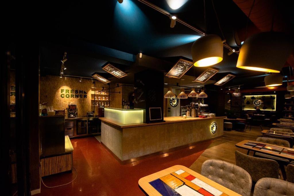 Hotel 4 Llulla 普里什蒂纳 外观 照片